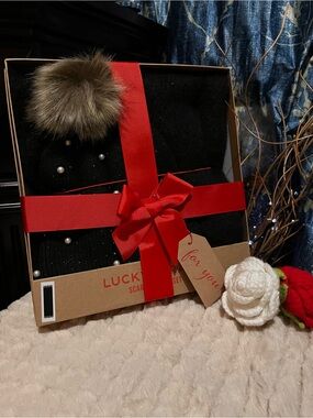 nwt Lucky Brand Beanie & Scarf Set
